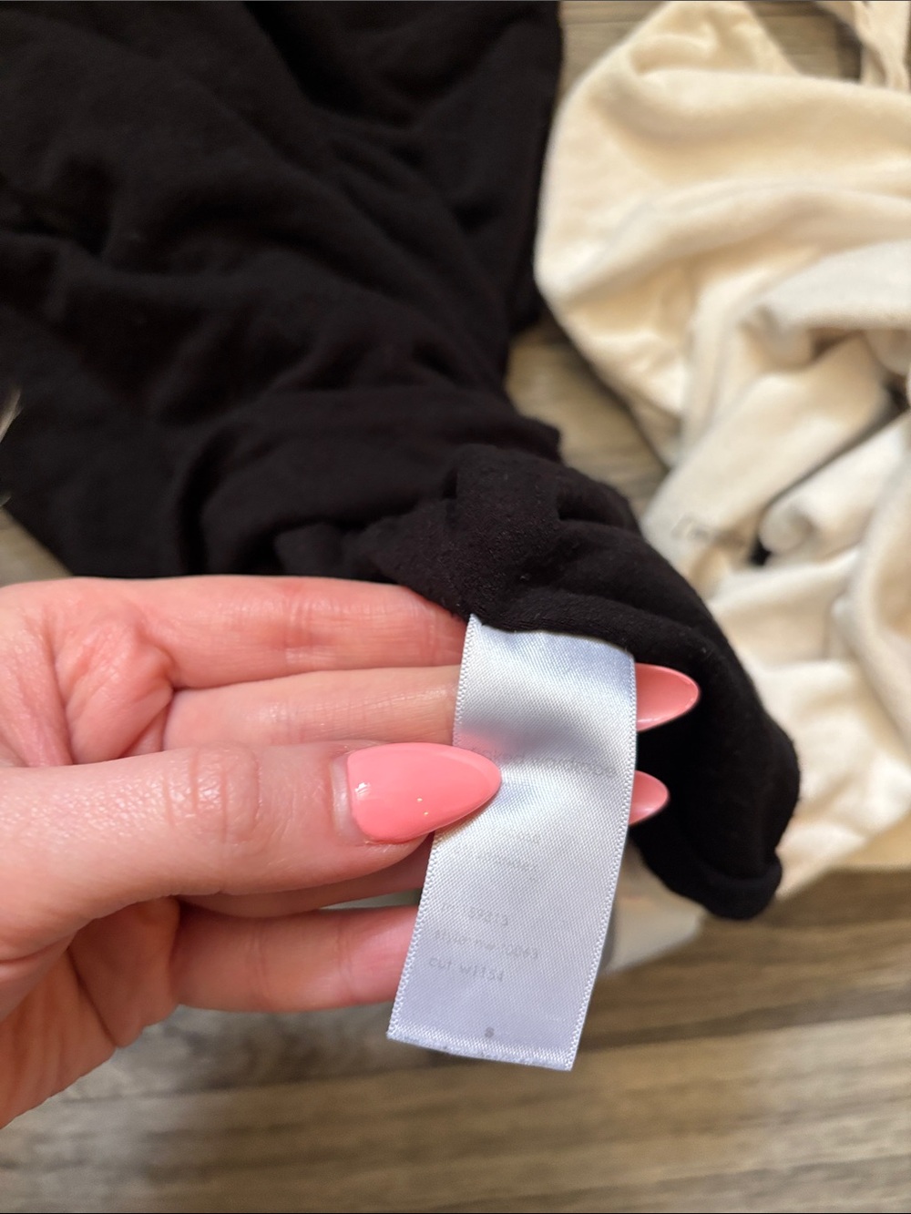 Naked wardrobe basics - Picture 5 of 6